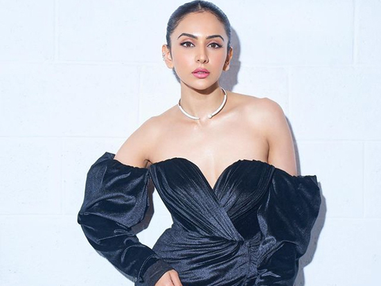 Modern Looks Of Rakul Preet Singh In Black